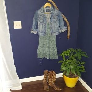 Vintage. EUC, green floral strappy dress